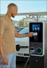 Neue Doppelladestation von Hager erfüllt AFIR-Anforderungen