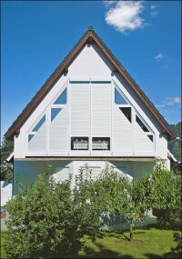 Schanz: Rollläden aus Recycling-Aluminium verbessern die Gebäudeökobilanz