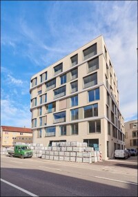 Drei-Kronen-Hof in Tuttlingen: Automatisierter Sonnenschutz ermöglicht natürliche Klimatisierung