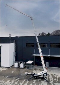 Böcker AHK 36e X: Akkukran mit 2-fach hydraulischem Ausleger und 32 m Arbeitshöhe