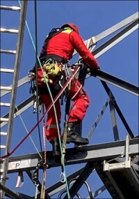 Retten in Höhen und Tiefen – AST Lehrgang für den Ernstfall