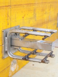 Schwerlast- und Wärmedämmanschlüsse sichern Fluchtbalkone im Schulbau-Großprojekt