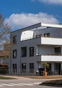 Heizen, Kühlen, Lüften, Beschatten – alles im Fenstersturz