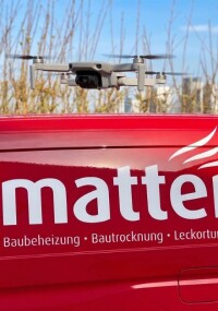 Dachinspektion per Drohne: Luftbilder unterstützen Wartung und Schadensfrüherkennung