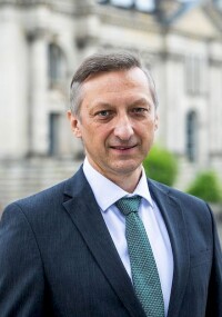 Deutsche Bahn und Stahlbauindustrie stärken Zusammenarbeit für Infrastrukturprojekte
