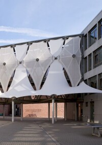 FormTL: Textile Membranhülle für das Schiller-Gymnasium in Köln