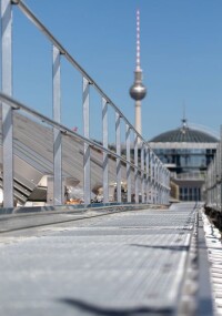 Absturzsicherung für Wartungswege am Berliner Ostbahnhof
