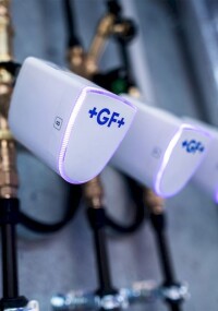 Trinkwasser im Hotel digital und hygienisch sicher regeln