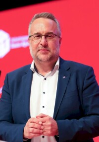 Carsten Burckhardt ist neuer Bundesvorsitzender der IG BAU