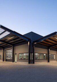 Feco stellt neue Produktionshalle für Holzverarbeitung vor