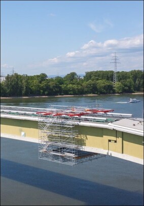 Hängegerüste gewährleisten Instandsetzung der BARA-Brücke im laufenden Betrieb