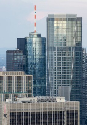 Schüco Brandschutztüren steigern im „FOUR Frankfurt” Sicherheit und Ästhetik