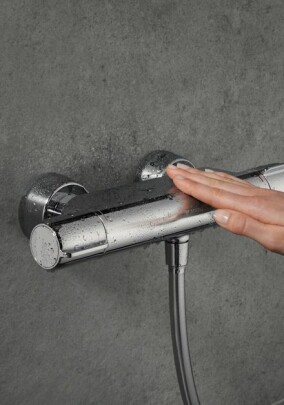 Barrierefreie Armaturen geben Sicherheit im Bad