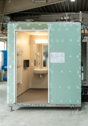 Pflegezentrum in Pfullendorf: Serielle Badfertigung mit Systemlösungen von Geberit