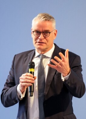 Gebäude­modernisierungsgesetz 2026: Wirtschaft und Verbände nehmen Stellung