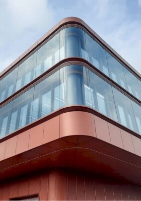 Vogelschutz in der Doppelfassade: Saflex FlySafe 3D am Hyundai „Square Campus” in Rüsselsheim