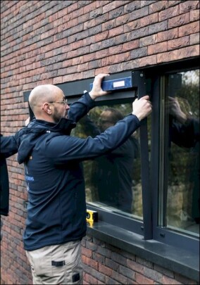 Fixscreen Go: Kompakter Textilsonnenschutz für begrenzten Bauraum