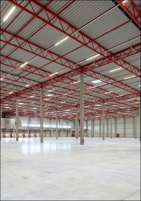 Log Plaza Frankfurt: SFS sichert Hallendachkonstruktion