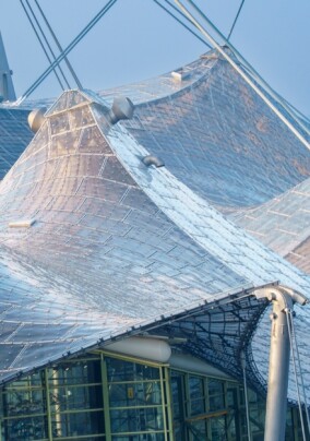 Fischer Befestigungstechnik sichert Stadien