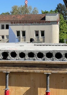 Dennert Klimadecken im Geschosswohnbau: Wartung direkt von unten möglich