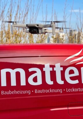 Dachinspektion per Drohne: Luftbilder unterstützen Wartung und Schadensfrüherkennung