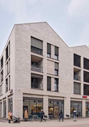 StoTherm Mineral: Plastische Fassaden mit variierenden Dämmdicken